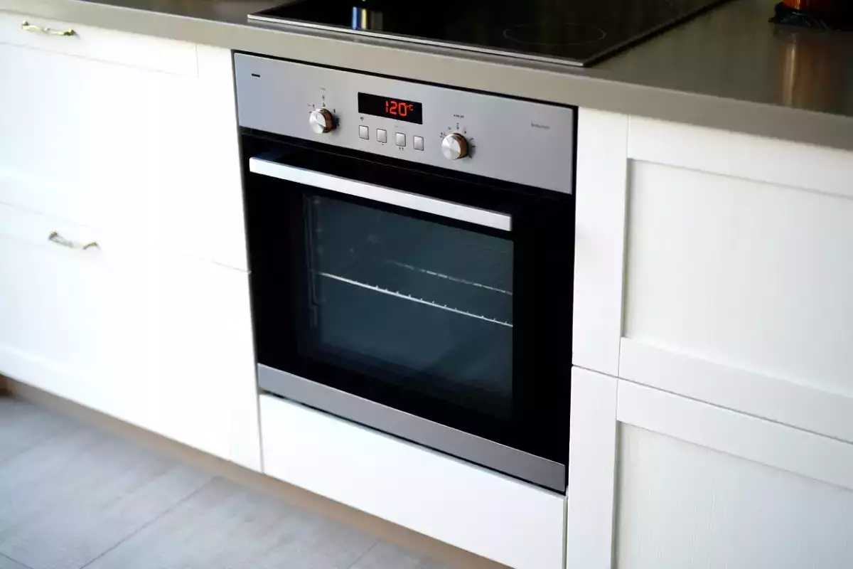 Prečo si vybrať rúru s ventilátorom? Skutočné výhody pri každodennom používaní