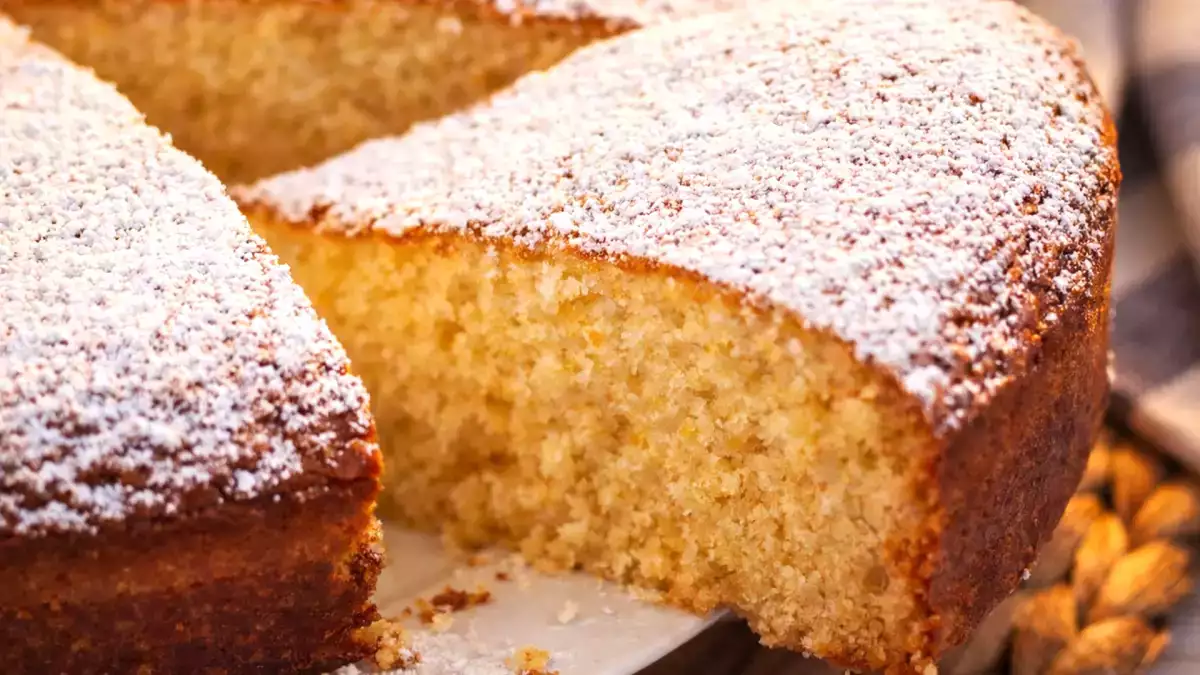 Môžem v piškótovej torte nahradiť biely cukor hnedým?
