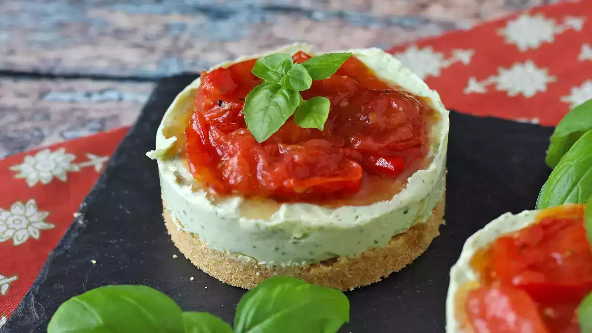 Malé slané cheesecaky v jednorazových porciách: čerstvé, krémové a ľahko podávateľné pri každej príležitosti