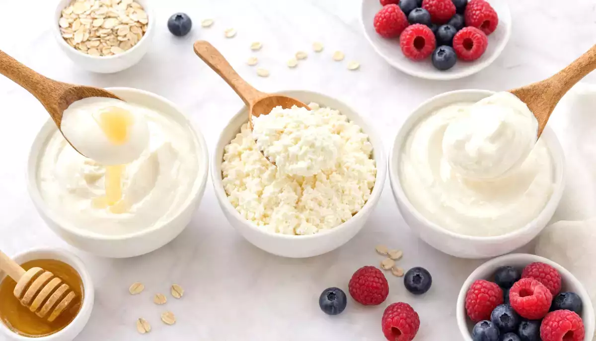 Skyr vs odtučnený tvaroh vs grécky jogurt: ktorý má viac bielkovín, menej tukov a kalórií?