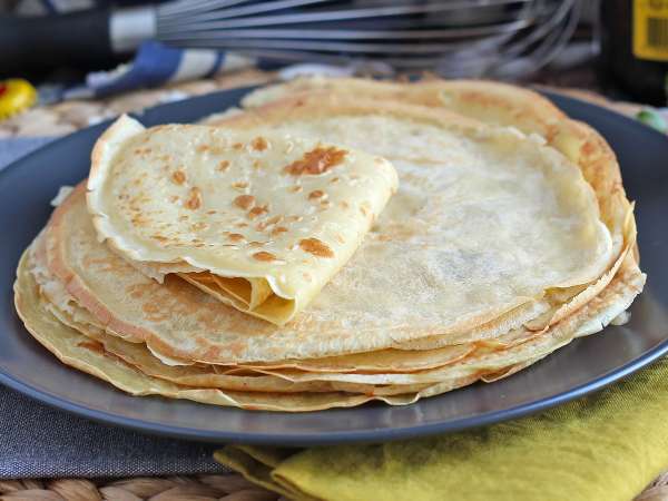 Bezlaktózové palacinky: jednoduchý recept s jedinou ingredienciou, ktorú už máte doma