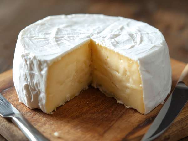 Prečo sa Camembert predáva v drevenej škatuli?