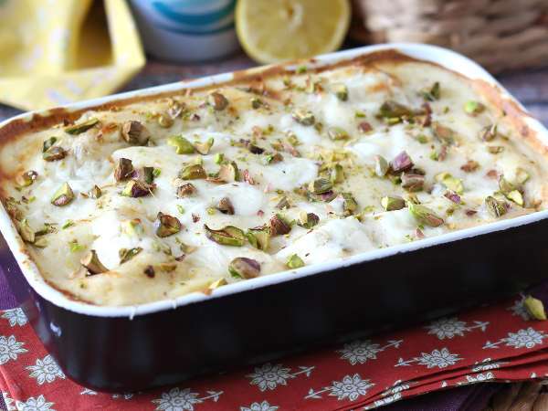 Lasagne di pesce: krémový recept s lososom, burratou a pistáciami, ktorý je revolúciou v nedeľnom obede