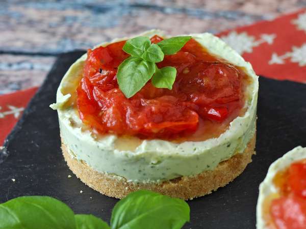 Malé slané cheesecaky v jednorazových porciách: čerstvé, krémové a ľahko podávateľné pri každej príležitosti