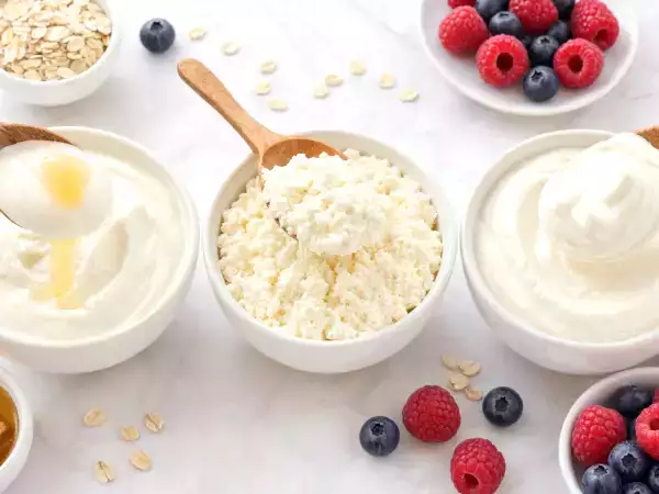 Skyr vs odtučnený tvaroh vs grécky jogurt: ktorý má viac bielkovín, menej tukov a kalórií?