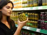 Články: Pozriete sa na etiketu olív? Tento jednoduchý detail môže úplne zmeniť to, čo si odnesiete domov