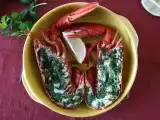 Recept Pečený homár s petržlenovou vňaťou a citrónom: jednoduchosť a rafinovanosť pri stole.