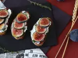 Recept Sendviče s figami, čerstvým kozím syrom, medom a rozmarínom