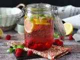Recept Voda s príchuťou citróna, bazalky a malín