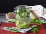 Recept Voda s príchuťou uhorky, limetky, mäty a zázvoru