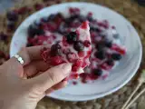 Recept Mrazené jogurtové tyčinky s červeným ovocím