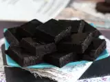 Recept Oreo koláč len z 3 ingrediencií, hotový za 6 minút v mikrovlnnej rúre!
