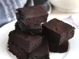 Recept Čokoládový koláč bez vajec, bez pečenia, bez laktózy, bez rúry