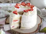 Recept Vrstvový koláč s jahodami a mascarpone krémom
