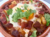 Recept Vajíčka na štýl flamenco so zemiakmi a klobásou chorizo