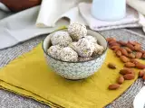 Recept Energetické guľôčky s marhuľami, zeleným čajom a kokosom