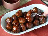 Recept Mäsové guľky vo fritéze so sladkokyslou barbecue omáčkou: jednoduchý a chutný recept