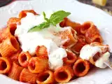 Recept Cestoviny so stracciatellou a paradajkovým krémom: prvý chod hotový za 10 minút