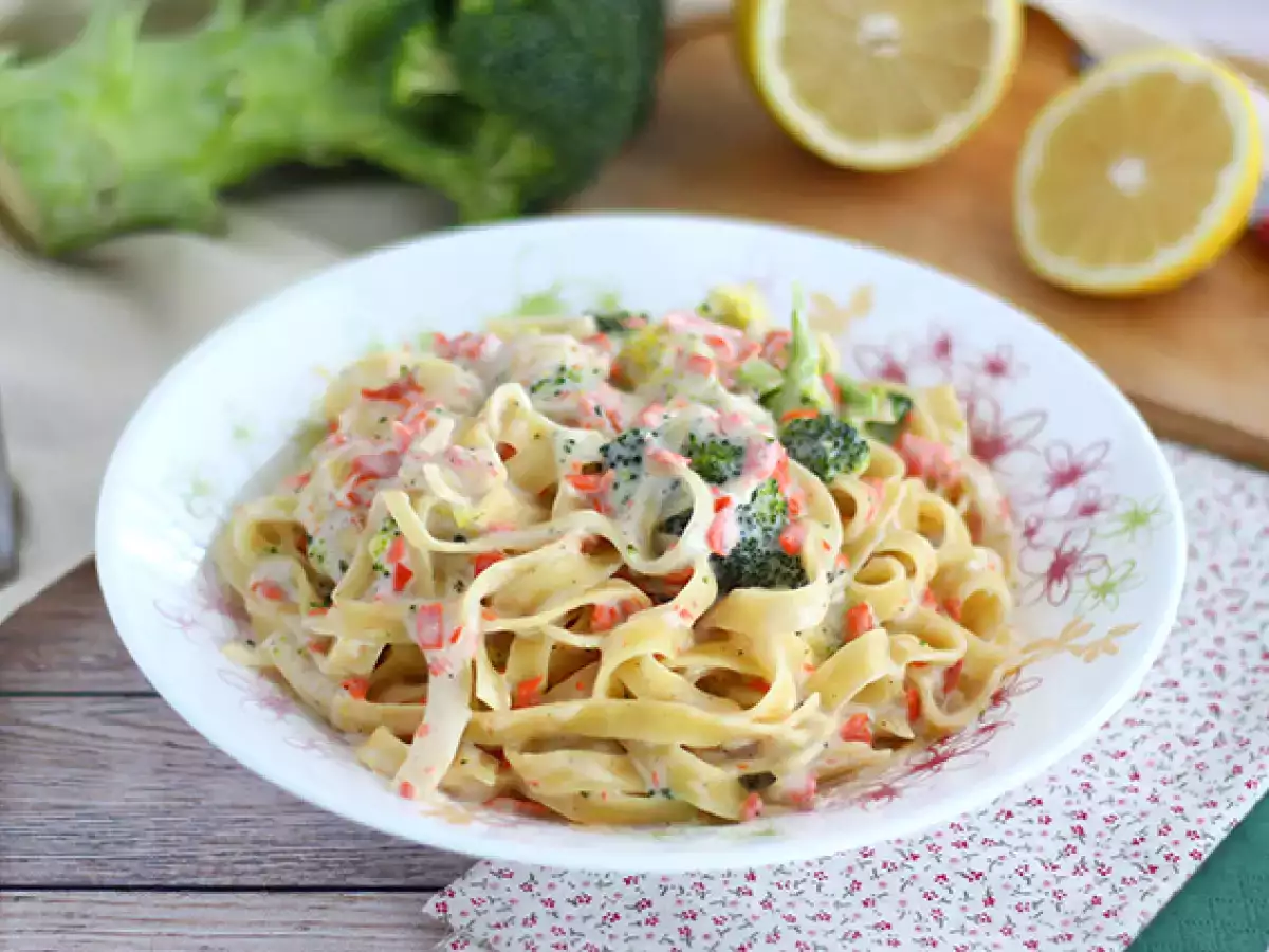 Recept Cestoviny z jedného hrnca - tagliatelle s lososom a brokolicou