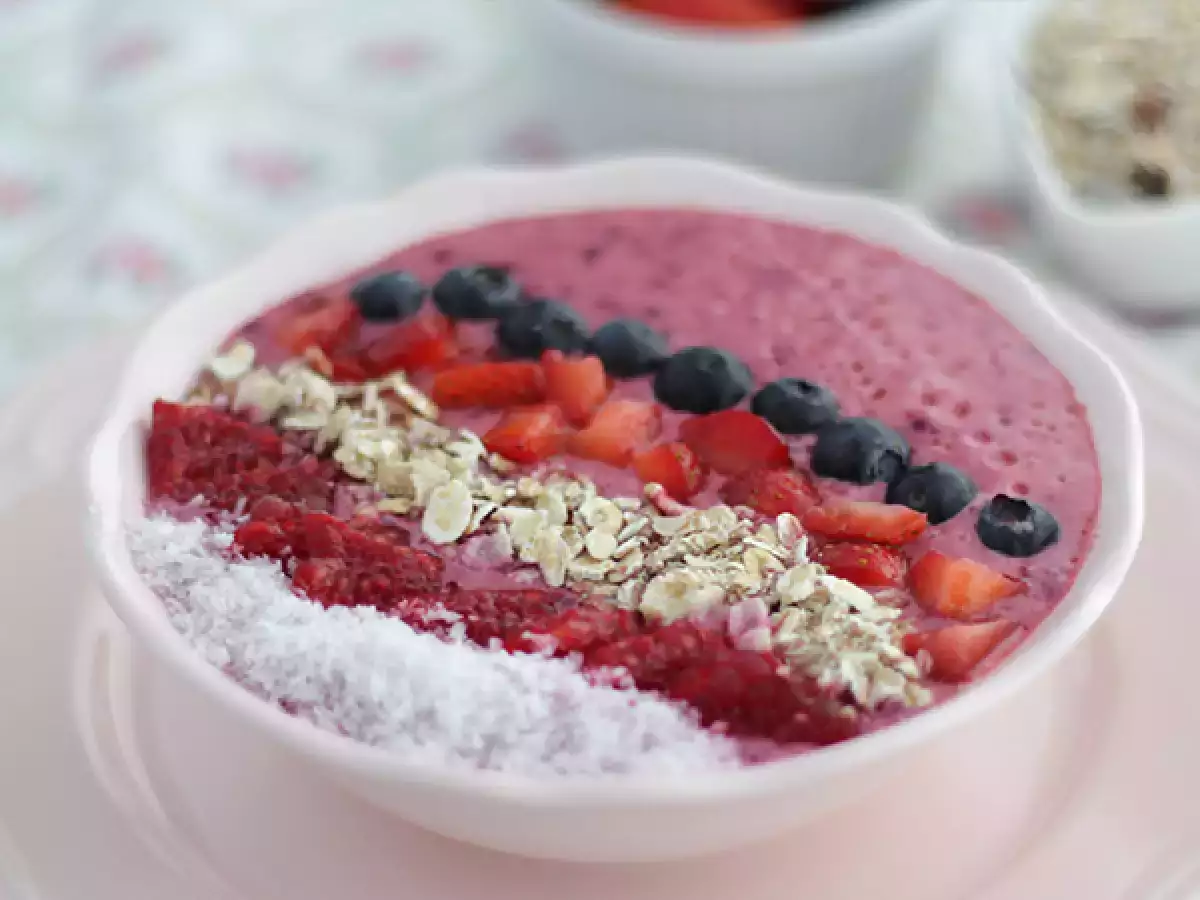 Recept Miska s červeným ovocným smoothie