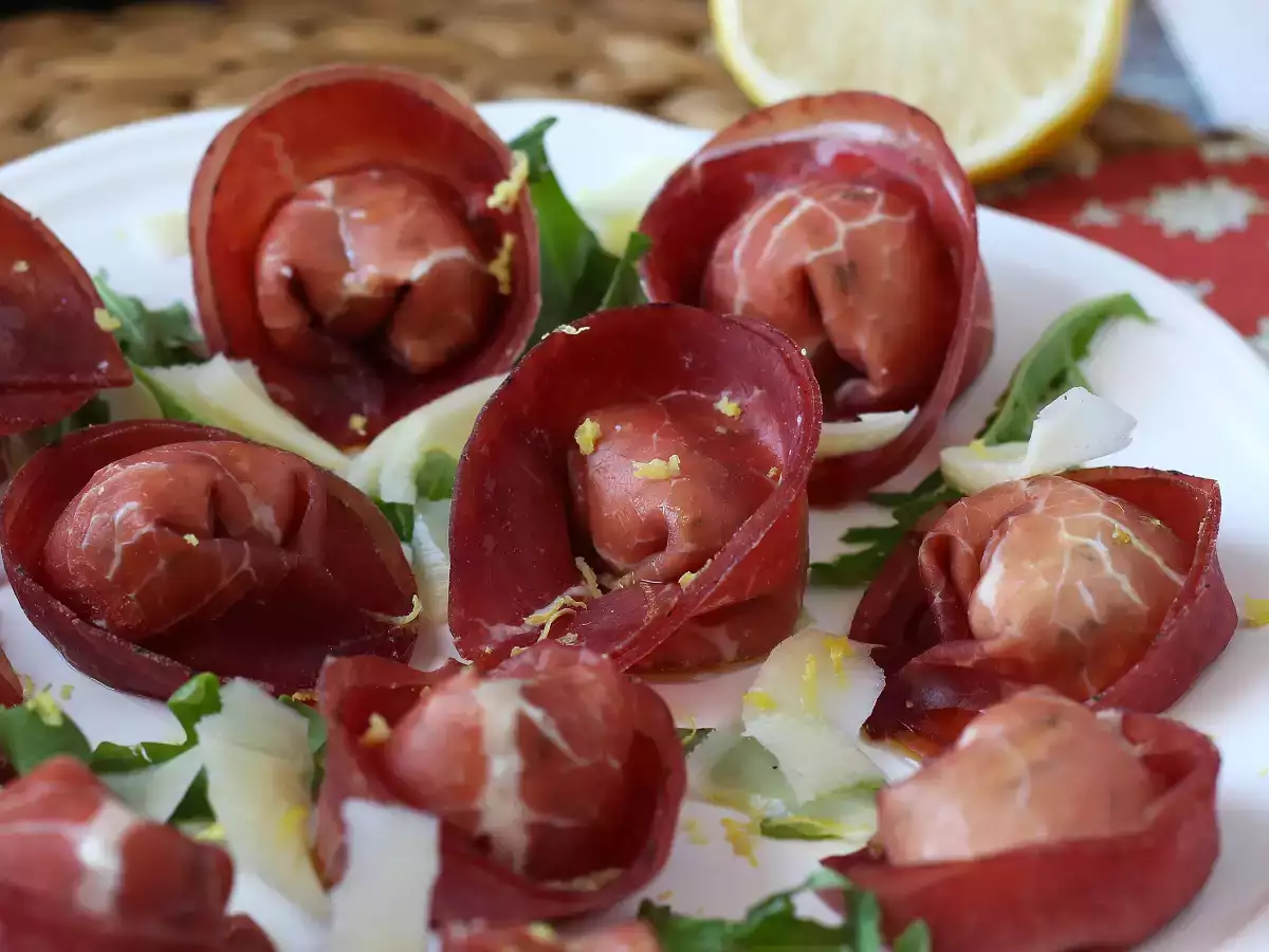 Recept Tortelloni di bresaola plnené rukolou a syrom ricotta: chutné a hotové za 10 minút!