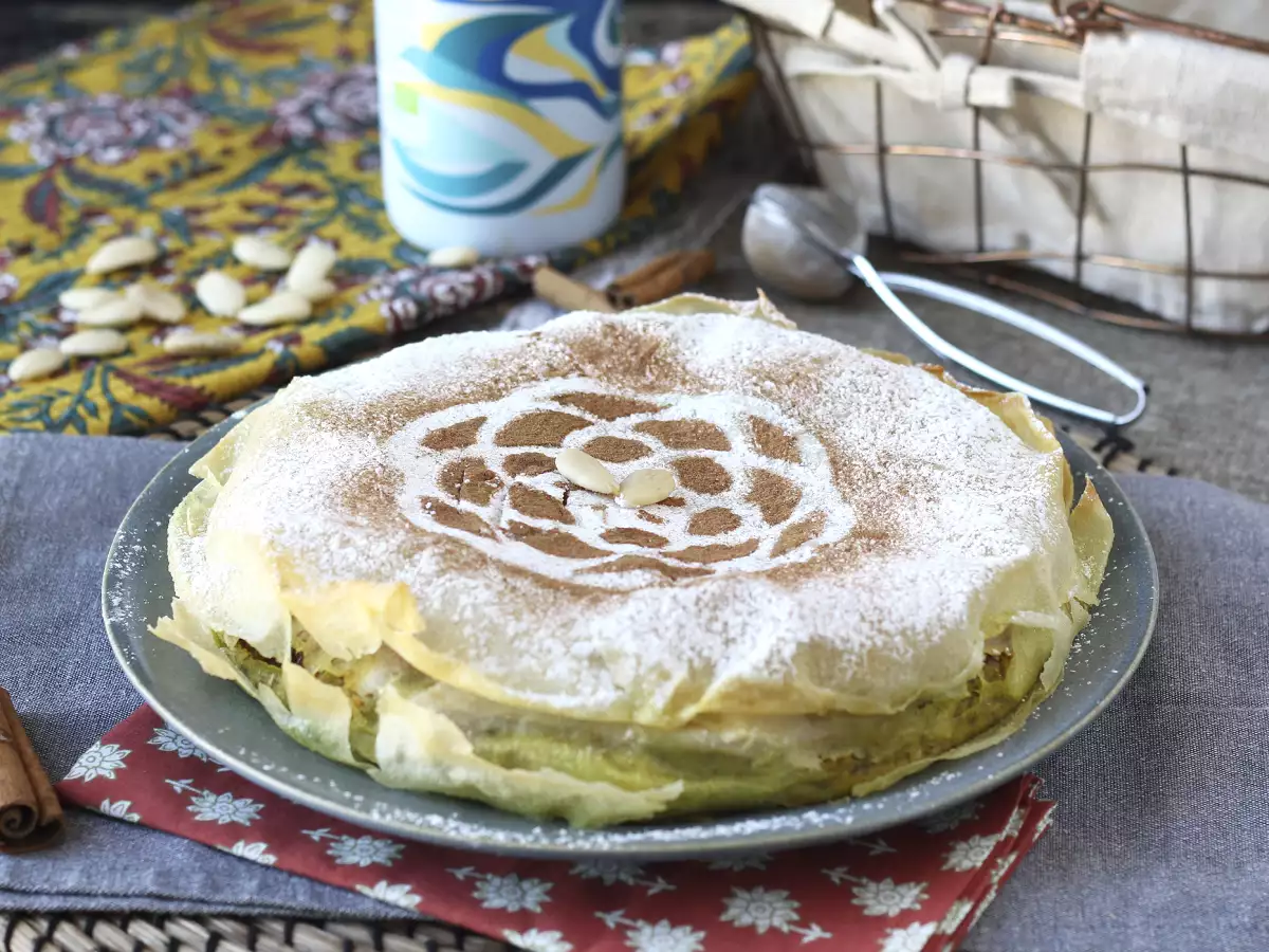 Recept Tradičné marocké pečivo s tehlovým cestom, kuracím mäsom a korením