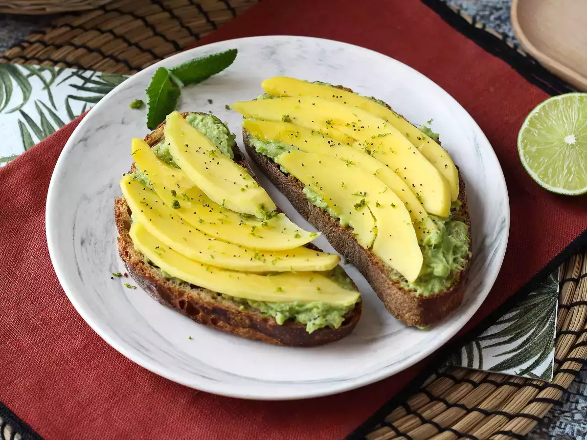 Recept Avokádový toast s mangom a limetkou: svieži, rýchly a chutný recept