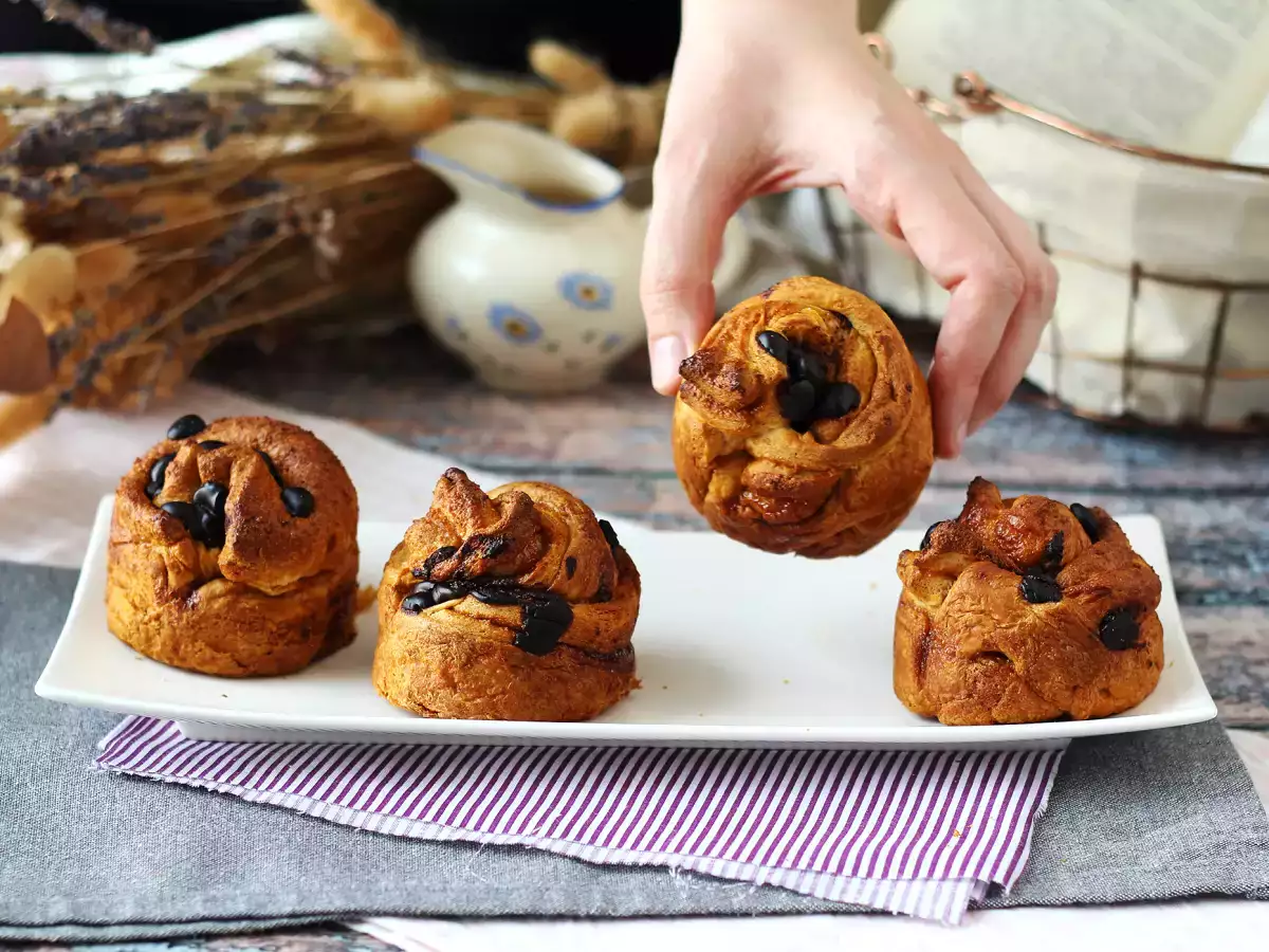 Recept Cruffins, kombinácia croissantu a muffinu s krémom a čokoládou
