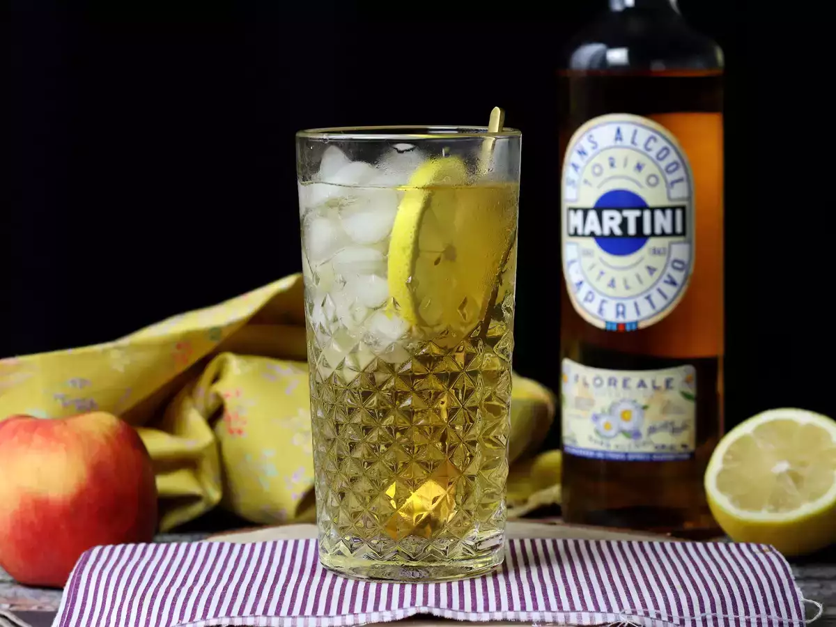 Recept Martini spritz bez alkoholu, sladký kvetinový koktail na aperitív