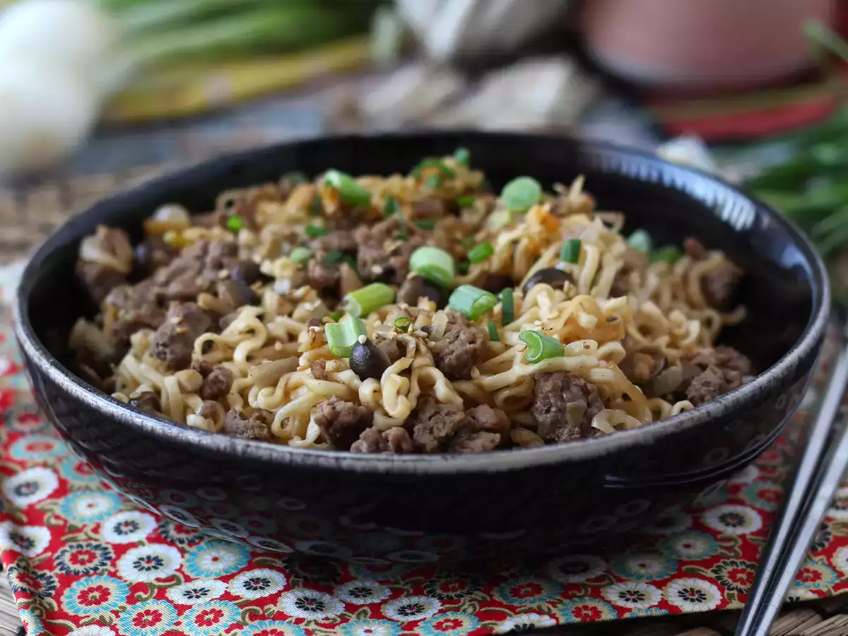 Recept Ako varíte instantné rezance? rýchly recept s hovädzím mäsom a hubami!