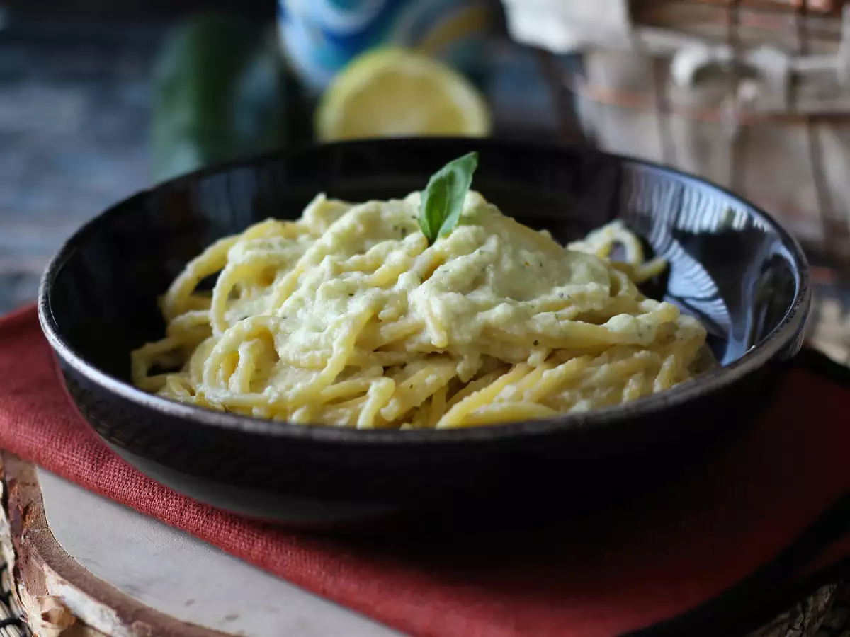 Recept Krémové cestoviny s cuketou a gréckym jogurtom
