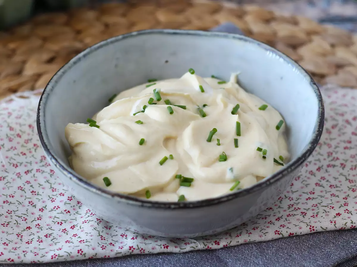 Recept Ľahká majonéza s vajíčkami uvarenými natvrdo a bez oleja! ideálna, keď nemôžete jesť surové vajcia!