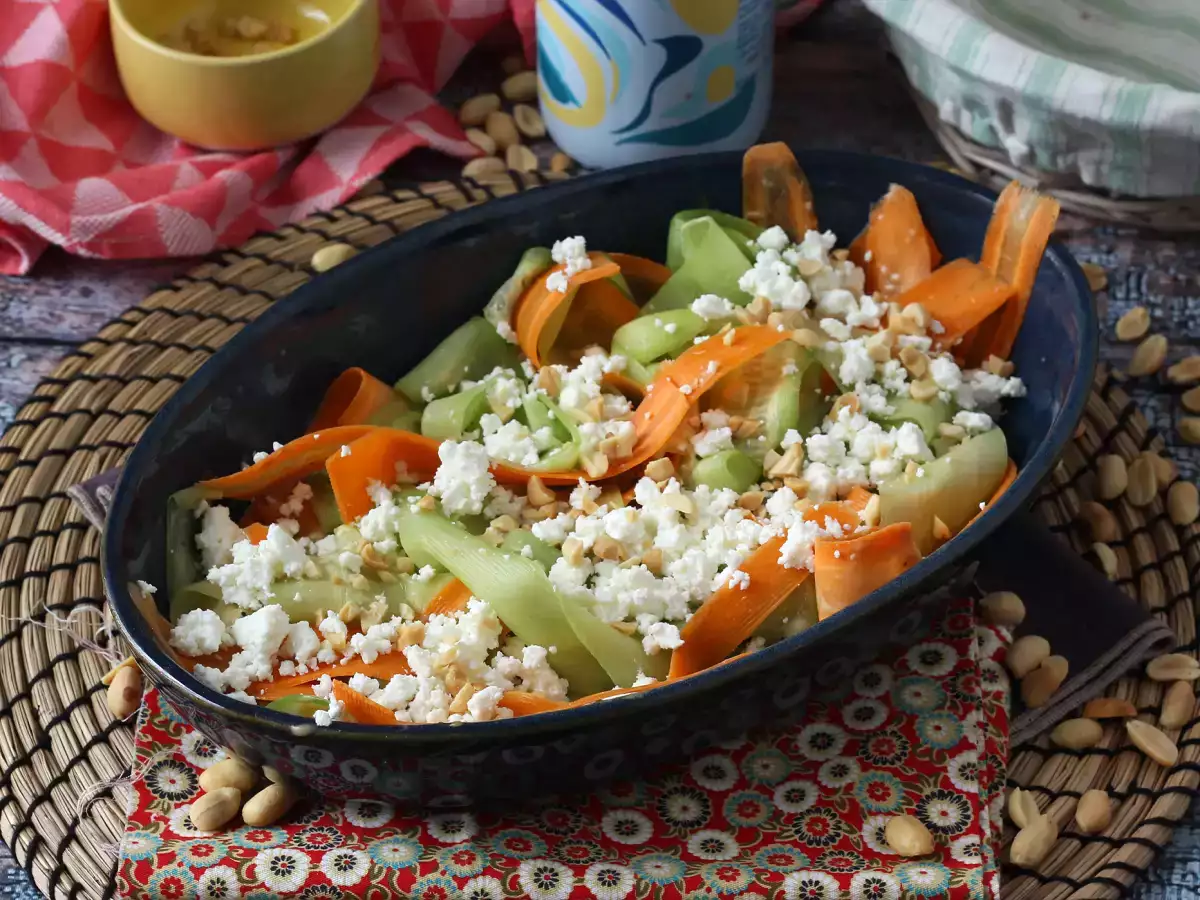 Recept Zeleninový šalát tagliatelle s arašidovou omáčkou