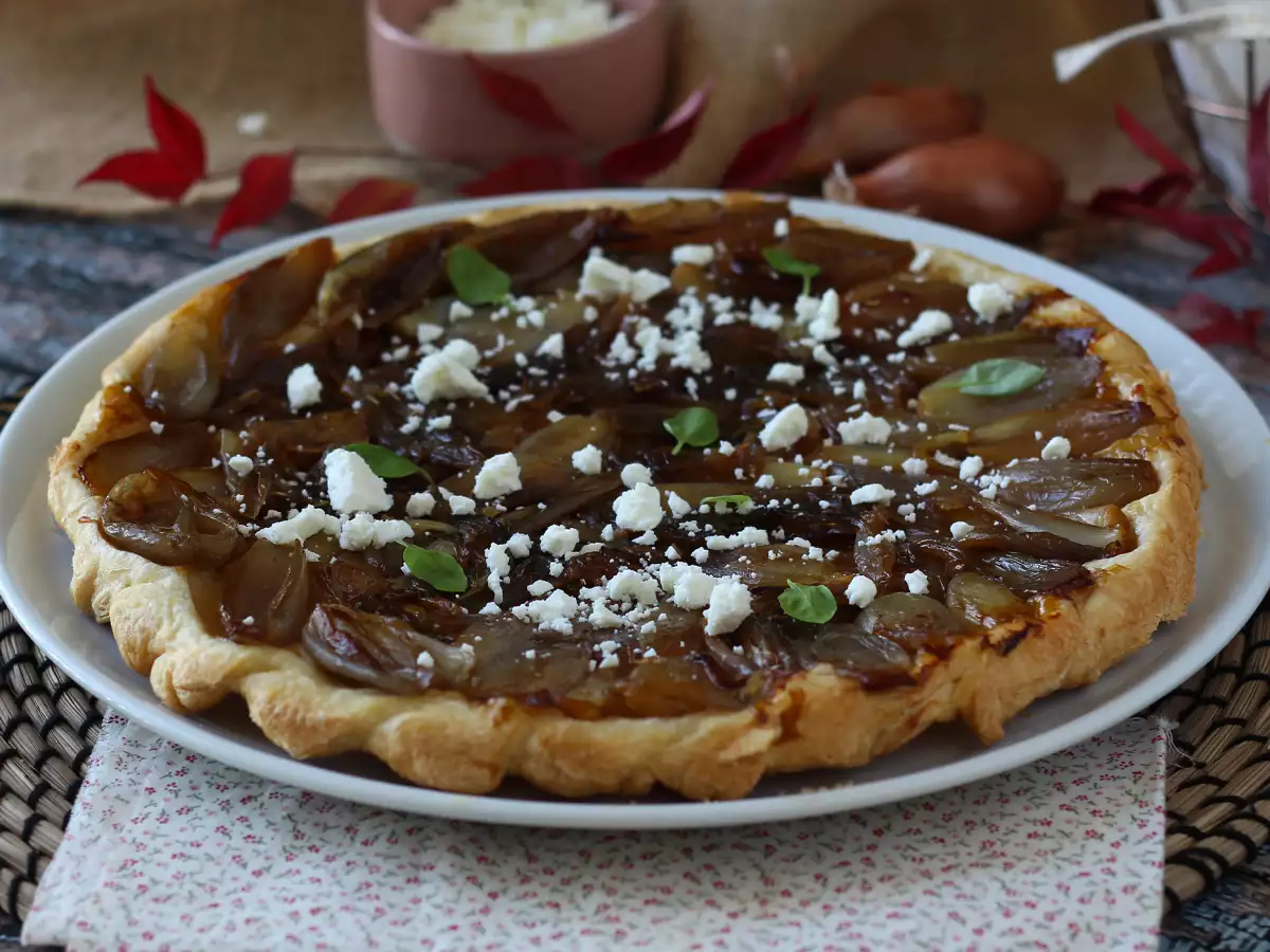 Recept Tarte tatin so šalotkou a fetou, neodolateľná slaná verzia!
