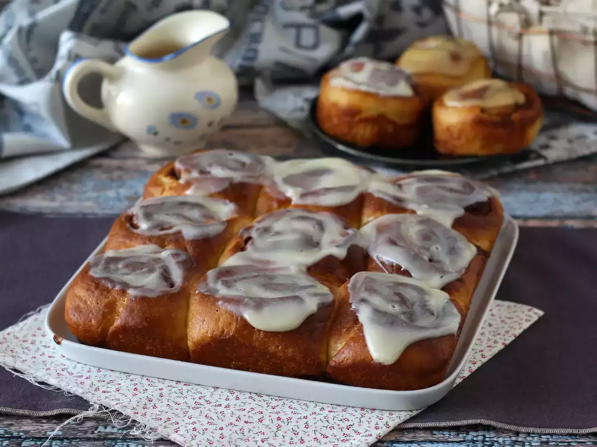 Recept Škoricové rožky, škoricová brioška s vanilkovou polevou