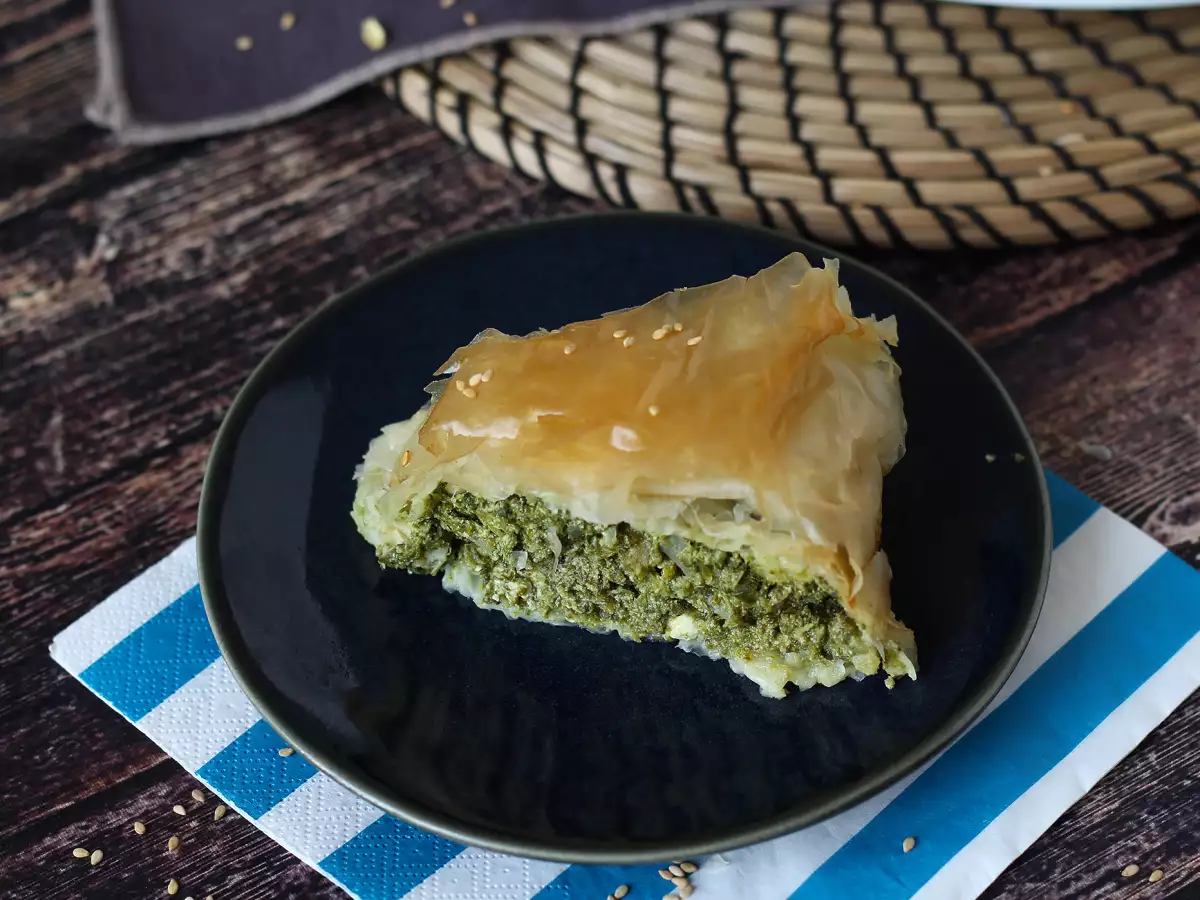 Recept Spanakopita, veľmi jednoduchý grécky koláč so špenátom a syrom feta