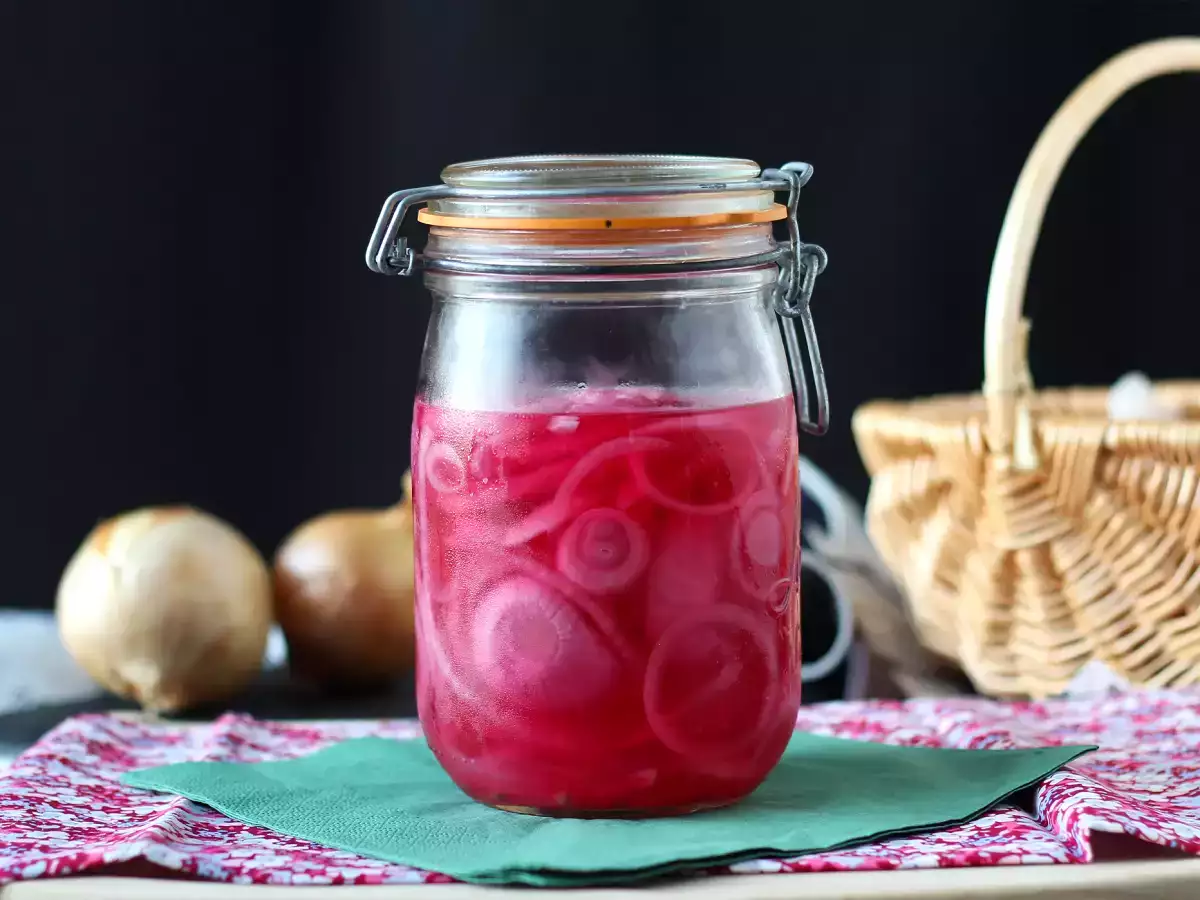 Recept Červené cibuľové uhorky, ideálne na vylepšenie vašich jedál!
