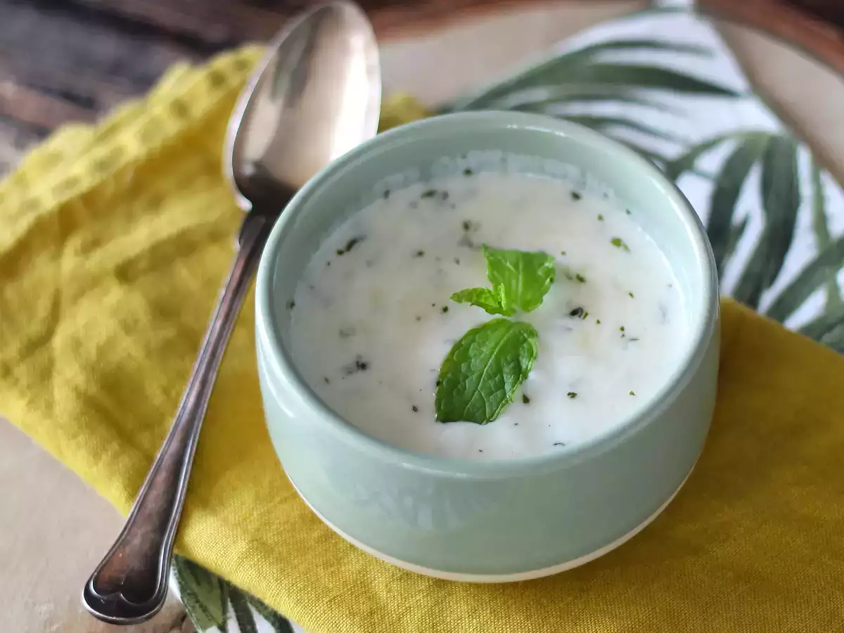 Recept Jogurtová omáčka na šaláty a mäsové guľky