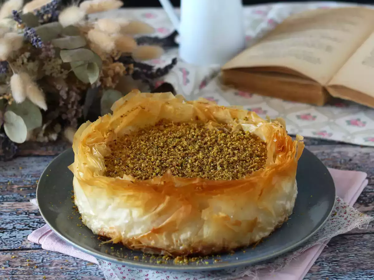 Recept Tvarohový koláč na spôsob baklavy s pistáciami, chrumkavý a topiaci sa