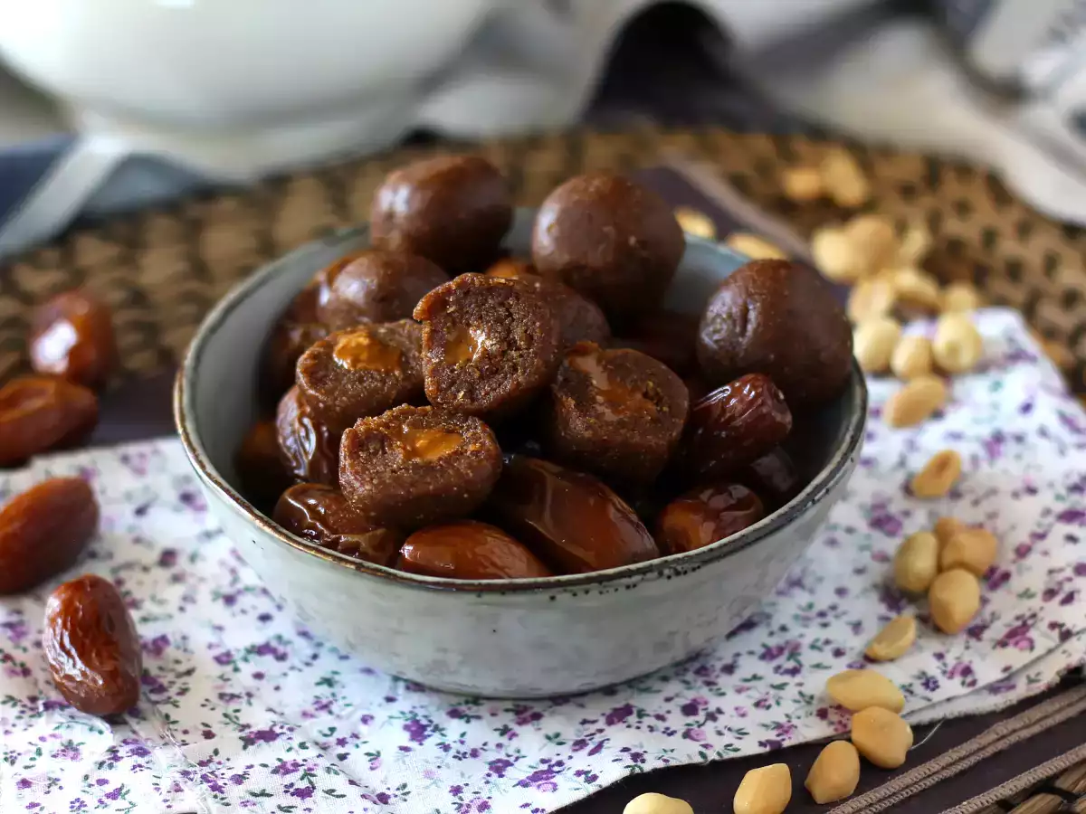 Recept Datľové energetické guľôčky so stredom z arašidového masla