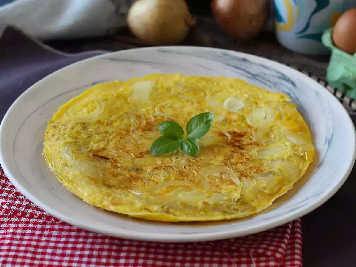 Recept Cibuľová omeleta, chutný a ľahko pripraviteľný recept