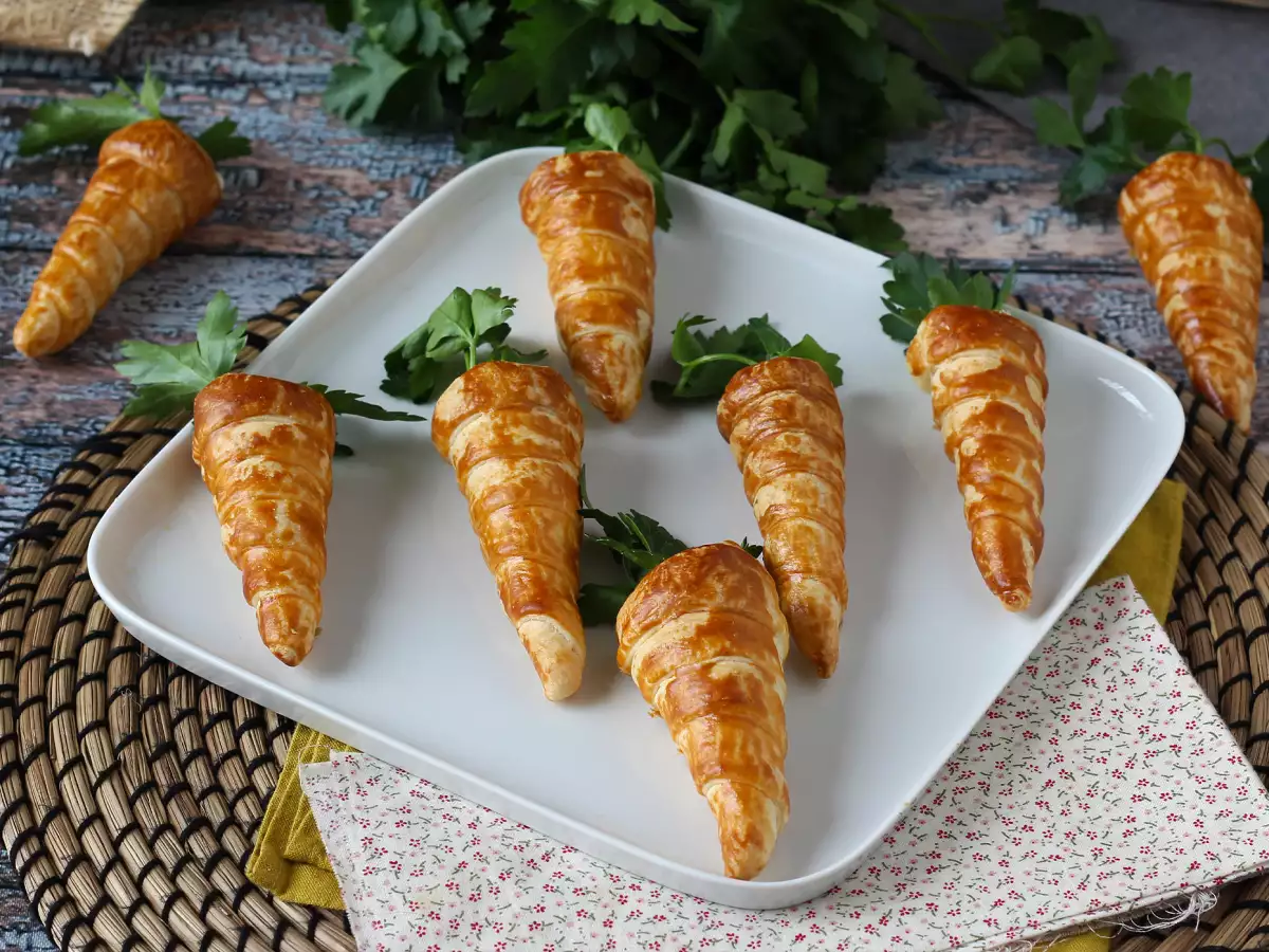 Recept Roztomilé mrkvičky z lístkového cesta na veľkonočný aperitív: kozí syr a sušené paradajky
