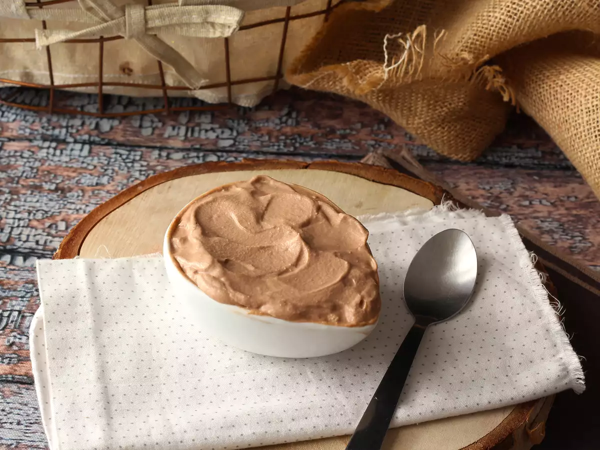 Recept Nutella krémová nátierka, ideálna na polevu tort a vrstvených koláčov