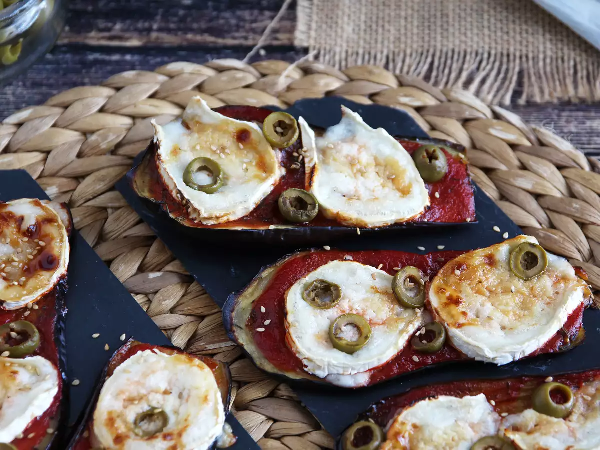 Recept Toast z baklažánu s paradajkami a kozím syrom