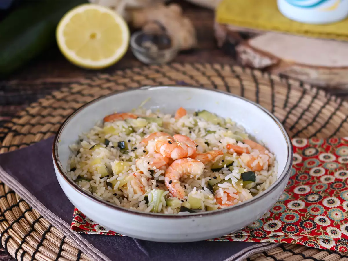 Recept Ryžový šalát s krevetami, cuketou a zázvorom
