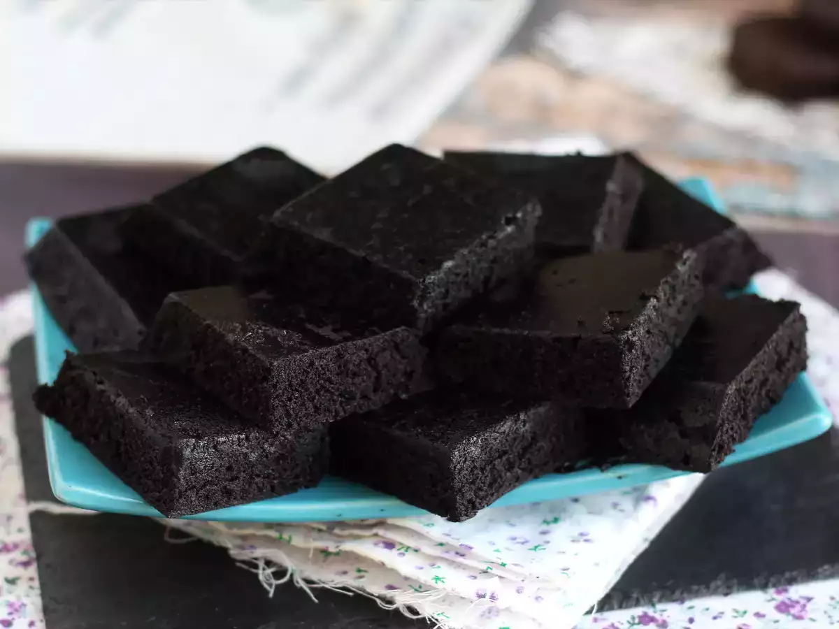 Recept Oreo koláč len z 3 ingrediencií, hotový za 6 minút v mikrovlnnej rúre!