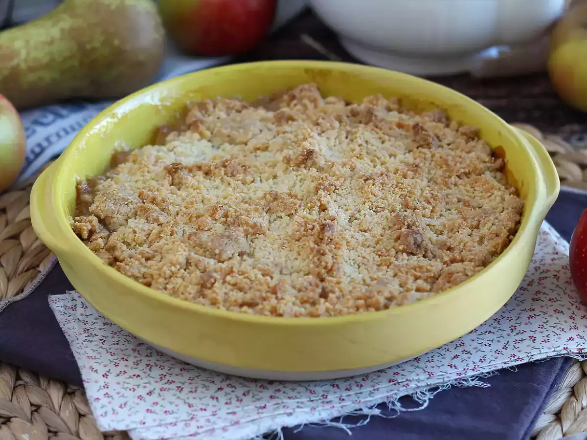 Recept Extra chrumkavá a roztápajúca sa jablkovo-hruškový crumble