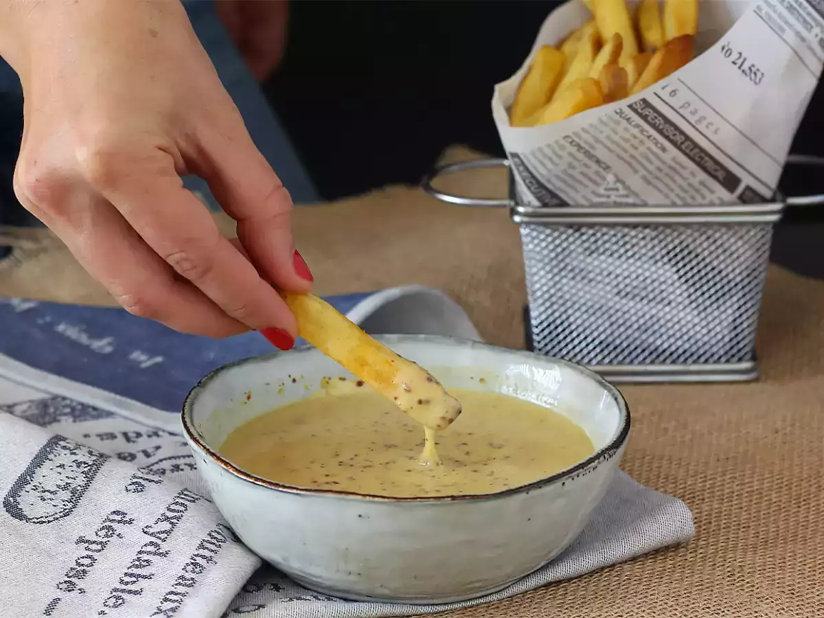 Recept Medovo-horčicová omáčka - neodolateľná sladkokyslá kombinácia