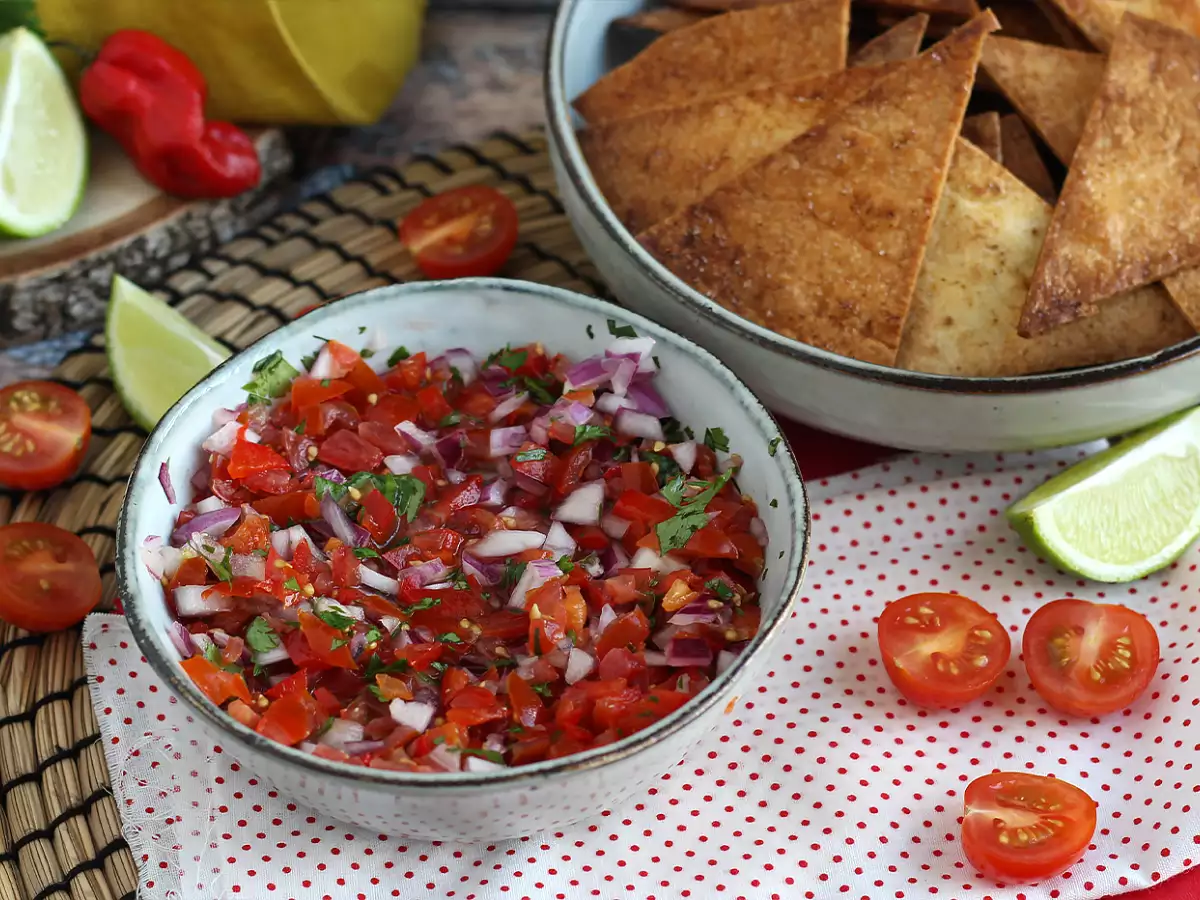 Recept Pico de gallo a domáce tortillové čipsy