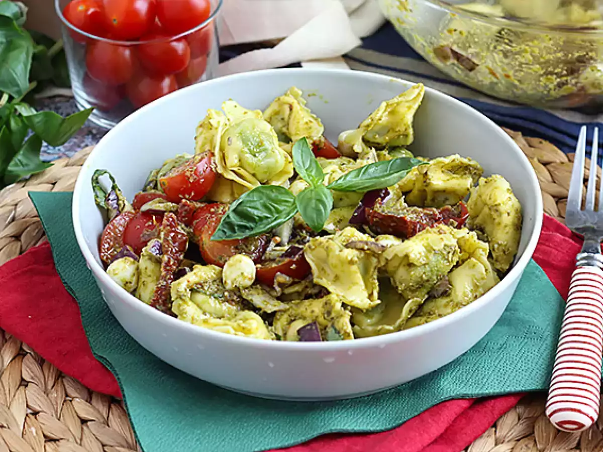 Recept Tortellini a šalát s pestom
